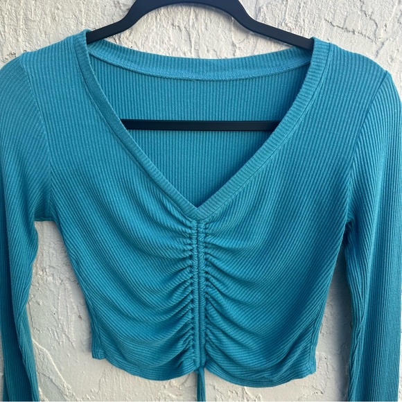 ALO YOGA Top Women Small Cinched Ruched Crop Tie Front Long Sleeve - Picture 2 of 4